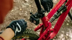 GoPro Handlebar/Seatpost/Pole Mount -Cycling Pro Shop pdp sports kit image09 1920 2x 2